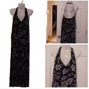 💙🏍gorgeous halter top dress with flower decorations on fabric🎉